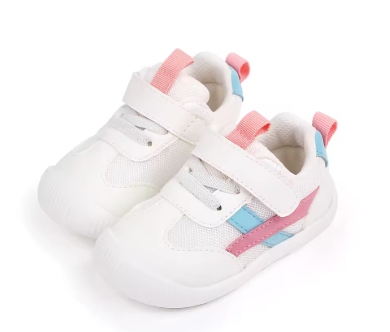 Baby shoes white